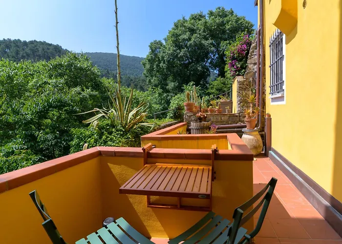 Casa E Mansarda Delle Mura * Ameglia