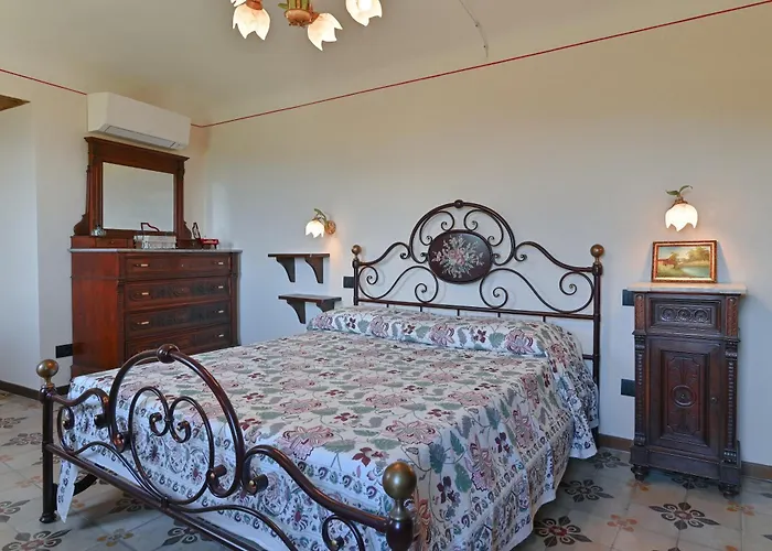 Апартаменты Casa E Mansarda Delle Mura Амелия